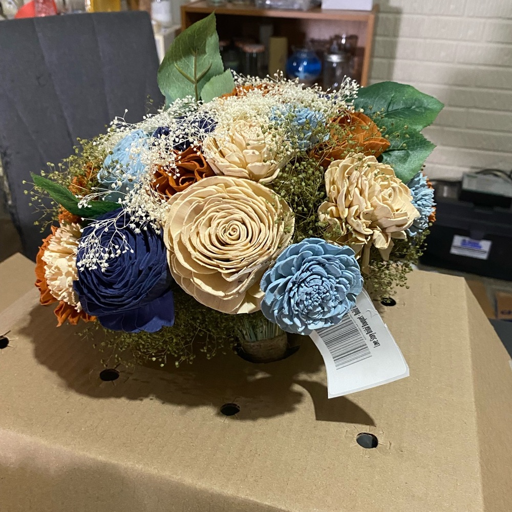 Elegant Sola Wood Floral Wedding Arrangement Custom Love Story Set